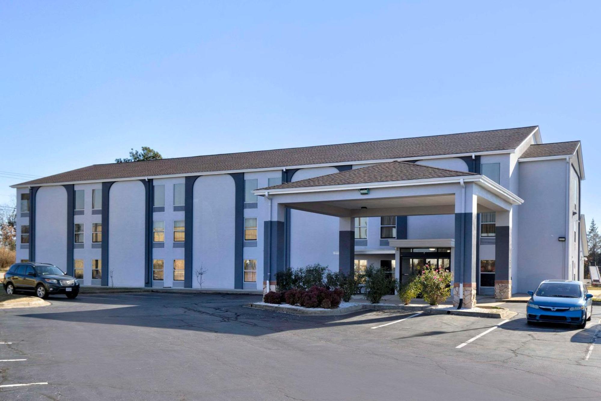 Quality Inn Spartanburg Exterior photo